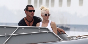 Gwen Stefani returns to work after split?