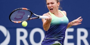 Halep beats Radwanska to reach Toronto semfinals