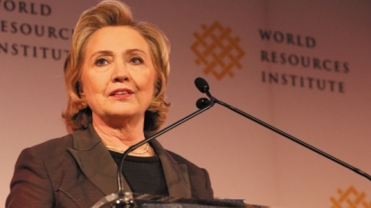 Hillary Clinton declares opposition to Arctic drilling as Shell begins search