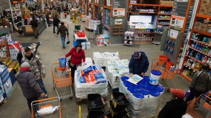 Home Depot beats Street 2Q forecasts