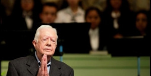 Hundreds come to hear President Jimmy Carter teach Sunday School