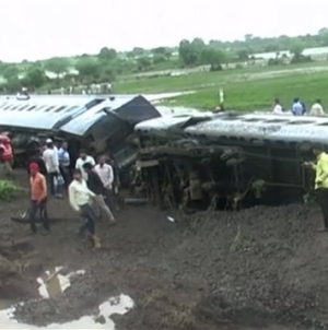 India floods derail two trains, killing at least 20 – ministry