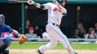 Indians put 2B Kipnis on DL with shoulder inflammation