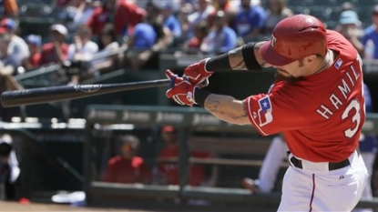 Josh Hamilton: Hamilton launches two-run homer in win