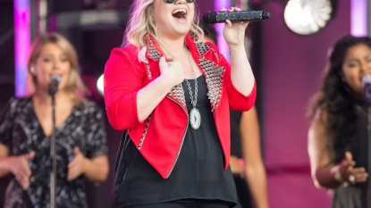 Kelly Clarkson expecting baby no. 2