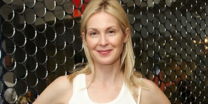 Kelly Rutherford refuses to hand children back to father