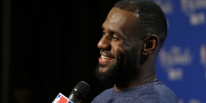 LeBron James says he’ll pay full college scholarships for 1100 kids