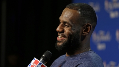 LeBron James says he’ll pay full college scholarships for 1100 kids