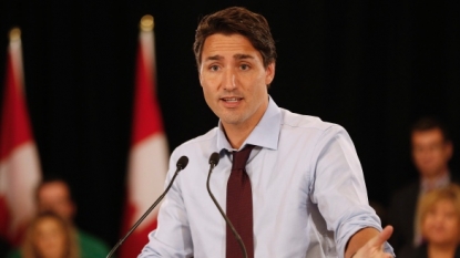 Trudeau unveils new parental leave options during campaign stop in new