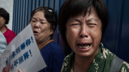 MH370: plane window also found on Reunion Island