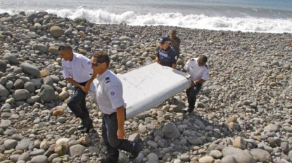 Malaysian PM confirms airplane debris is from MH370 wreckage