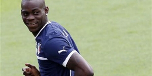 Manchester United stand in the way of Liverpool selling Mario Balotelli