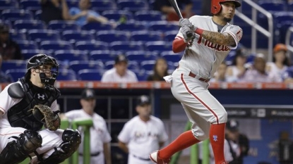 Marlins’ Marcell Ozuna crushes homer that hits top of foul pole