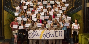 Melissa McCarthy Posts Empowering Pic Of Female ‘Ghostbusters’ Crew