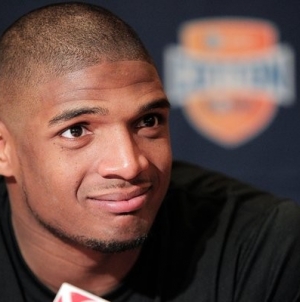 Openly gay NFL draft pick Michael Sam to ‘step away’ from football