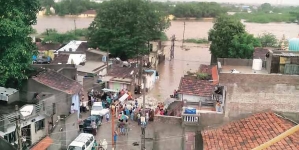 More than 180 die in floods in four states, 71 in Gujarat