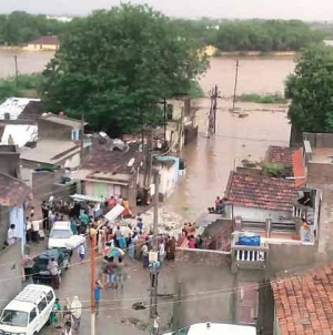 More than 180 die in floods in four states, 71 in Gujarat