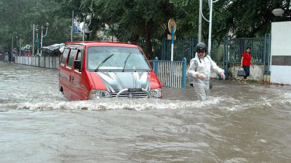 More than 100 killed in India floods