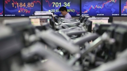 Most Chinese Stocks Decline After Index Rises to Three-Week High