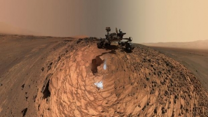 Nasa Curiosity rover takes selfie on Mars