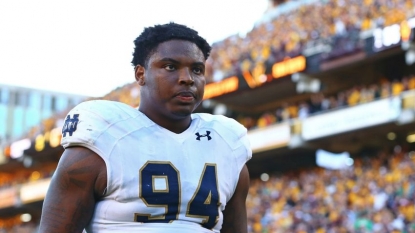 Notre Dame DT Jarron Jones injures knee