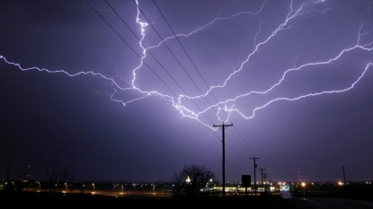 Ontario storm knocks out power for thousands