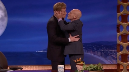 Patrick Stewart kisses Conan O’Brien, fails at magic with James Corden