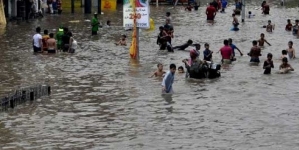 Monsoon rains kill more than 90 people in India