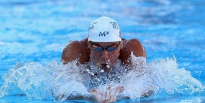 Phelps Swims 2015 World Best in 200m Butterfly