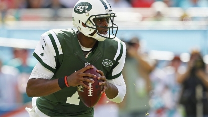 Jets QB Geno Smith has plates, screws inserted into broken jaw