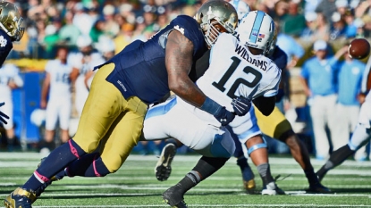 Notre Dame DT Jones suffers knee injury