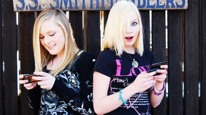 6 takeaways about teen friendships in the digital age