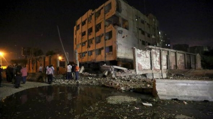 Massive car bomb explodes in Cairo, wounding 6 police