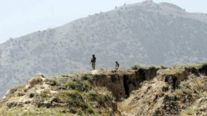 Rebels kill four Pakistani troops in cross-border attack