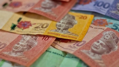 Ringgit hits new record low of 2.9109 to Singdollar