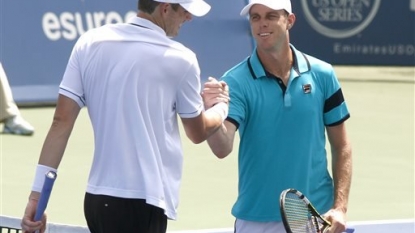 Querrey beats Isner in 1st-round match in Cincinnati