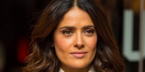 Salma Hayek eats worms