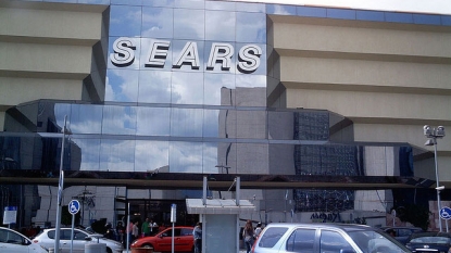 Sears Holdings swings to profit on property sale