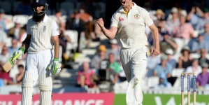 Smith lauds Australian bowlers