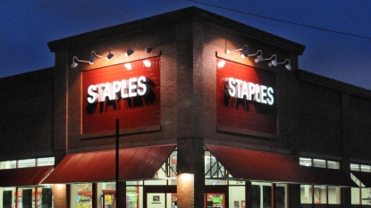 Staples Q2 profit matches estimates