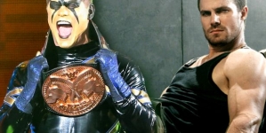 Stephen Amell Is Bringing His ‘Arrow’ Suit to the WWE’s ‘SummerSlam’