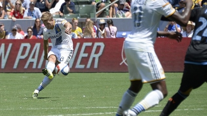 MLS ROUNDUP Galaxy stars outshine NYC