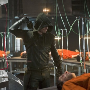 Amell Hints at New, Green “Arrow” Costume Debut at SummerSlam