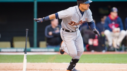 Tigers shortstop Jose Iglesias gets into heated dugout exchange with teammate