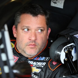 Tony Stewart faces lawsuit over death of sprint auto driver Kevin Ward