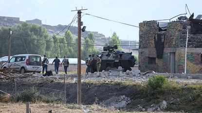 Two Turkish soldiers killed in bomb attack