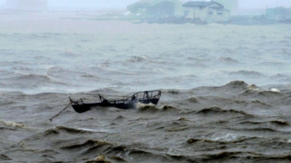 Typhoon weakens after causing havoc in Taiwan