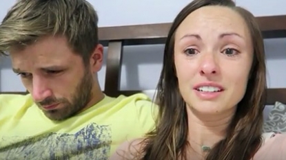 Video bloggers announce miscarriage days after viral pregnancy post