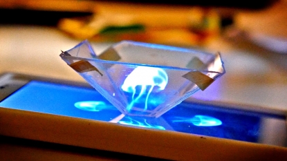 Video shows how to turn your phone into a 3D hologram