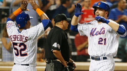 Wilmer Flores Hits Walk-Off in First Game Since Emotional Near